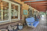 Serene Mableton Cabin - 13 Mi to Downtown Atlanta! - Bungalows
