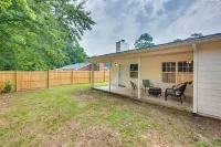 Atlanta Getaway with Private Yard 3 Mi to Airport Hotels near مطار هارتسفيلد جاكسون