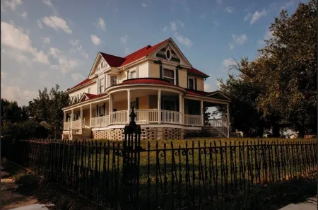 Lovely Victorian Mansion Centrally Located