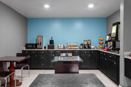 Days Inn by Wyndham Phoenix West