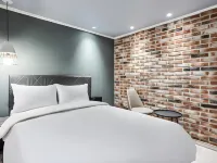 Hotel WO Yongsan Station Hotels near سبا دراغونهيل