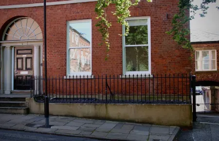 Full Apartment with Secure Parking Great Views Отели в г. Престон