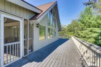 West Virginia Home w/ Deck on Golf Course - Homestays