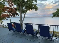 Smith's Lake House, Built 2021, Enjoy Spectacular Sunrises, 4 Bedroom 2 Bathroom