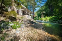 Helen's Newest Riverfront Rental on the Chattahoochee River