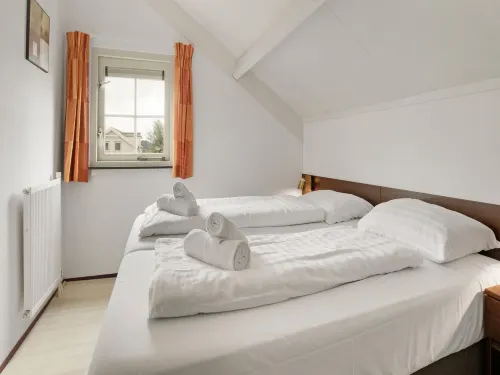 Bungalow in Zuytland Buiten with Fishing Platform 西蒙斯哈芬住宿飯店