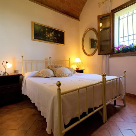 Farmhouse in Tuscany with Pool & Wine Tasting
