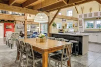 Ponds, Trails & Pub Room Fun: Hillsboro Getaway - 3-stjärniga