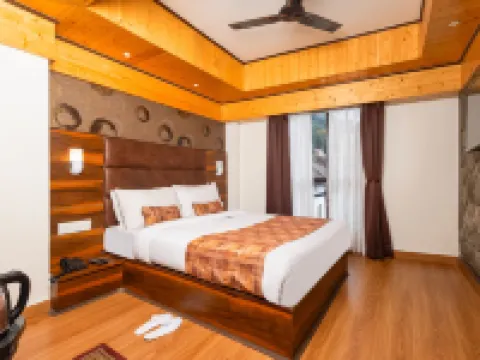 Sumitel Queens Yard Hotels in Darjeeling