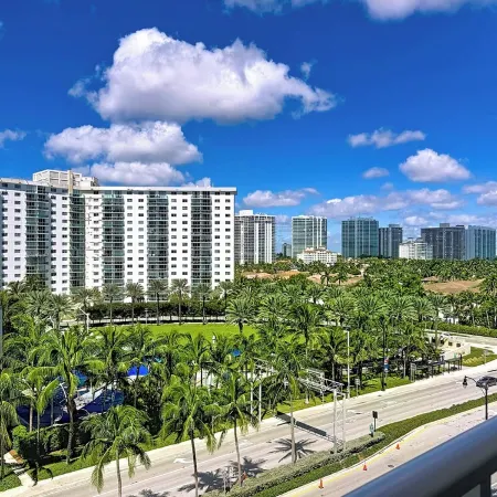 Instaworthy-Prestigious Sunny Isles Beach. Direct beach access from building