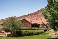Red Cliffs Lodge Moab  호텔
