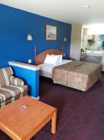 Scottish Inn & Suites