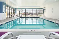 Holiday Inn WASHINGTON-COLLEGE PK (I-95) by IHG - Pool