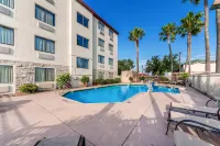 Red Roof Inn Laredo - Pools