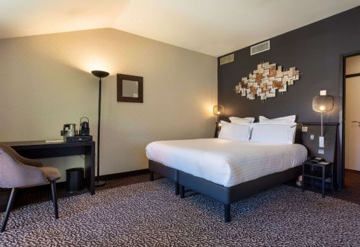 라 시타델 호텔 다이닝 공간