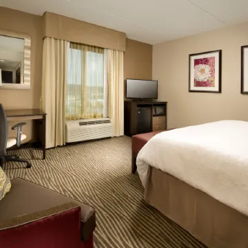 Hampton Inn & Suites Chattanooga/Hamilton Place Отели рядом с достопримечательностью «Торговый центр Hamilton Place»