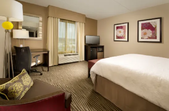 هامبتون إن آند سويتس شتنوجا/هاميلتون بلاس Hotels near هاميلتون بليس مول