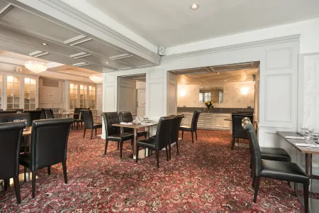 The Imperial Crown Hotel Отели в г. Сауэрби Бридж