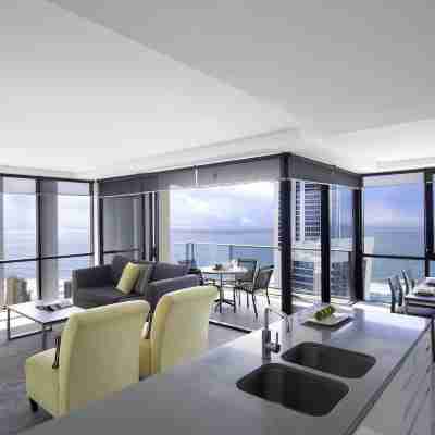 Mantra Circle on Cavill Surfers Paradise Rooms