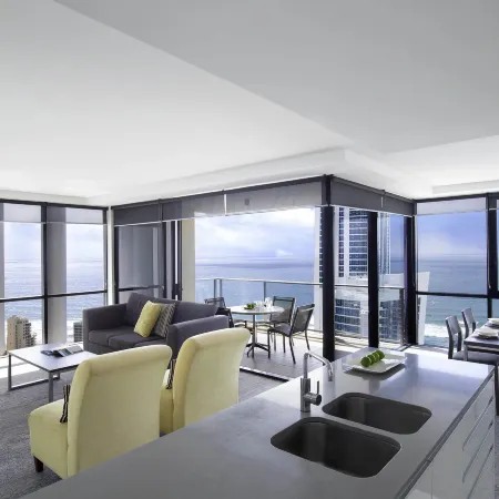 Mantra Circle on Cavill Surfers Paradise Отели рядом с достопримечательностью «Морской Мир»