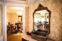 Manor House Inn Hotels in Sandisfield