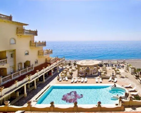 Hellenia Yachting Hotel & Spa Hotele w: Giardini Naxos
