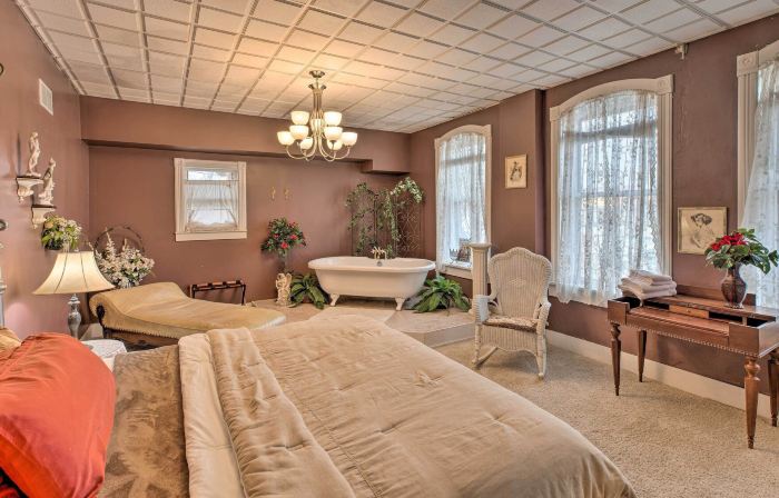 Pet-Friendly Apt 2 Blocks to Riverside Park!