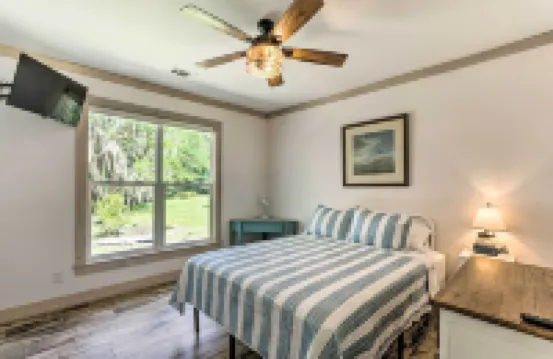 Private Dock and Porch Riverfront Darien Cottage