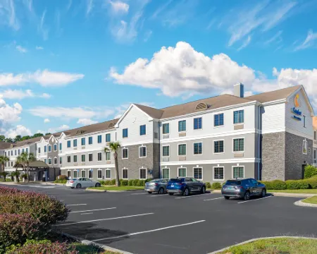 コンフォート イン & スイーツ サバンナ エアポート サバンナのホテル