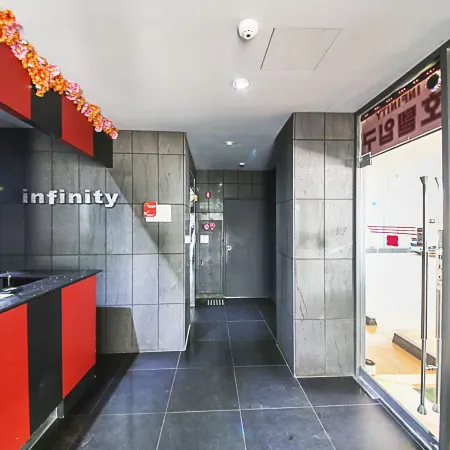 Infinity Hotel