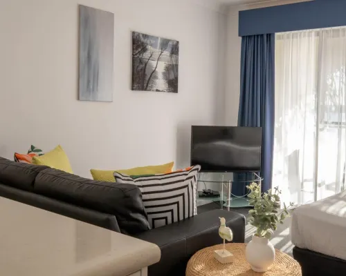 Seafront Getaway Studio, Great Location with Pool Hotels in Batehaven