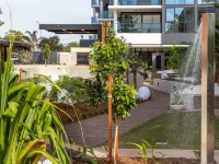 Luxe Beachfront 2-Bed With Gym, Pool & Views - Homestays