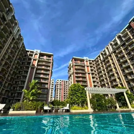Stay Beside Mall of Asia Walk & Explore