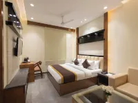 Clarks Collection Maanya Hotels in Bareilly