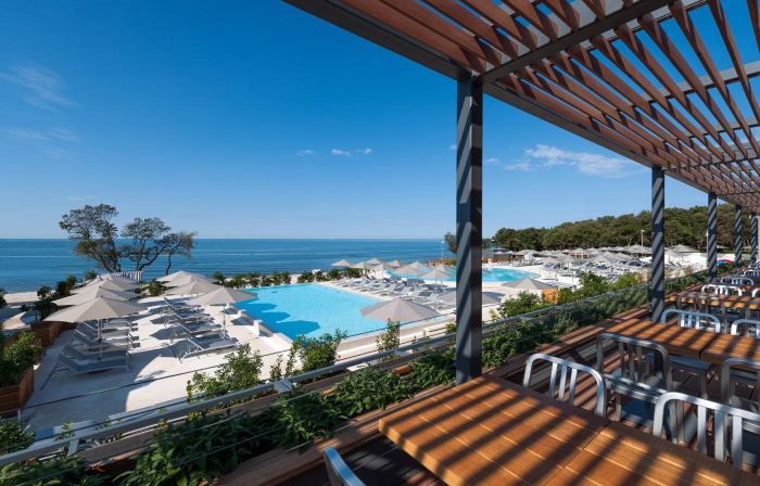 Maistra Select Amarin Resort
