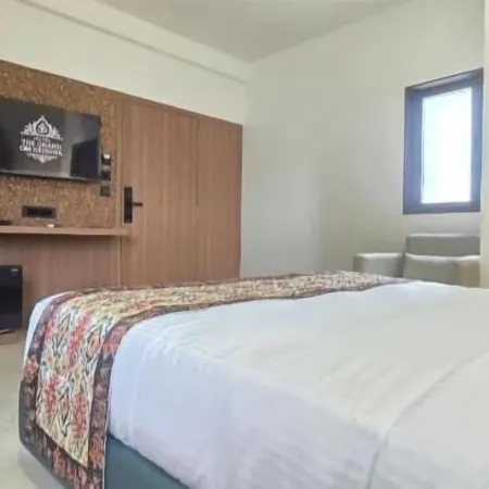 Hotel The Grand Om Krishna