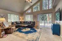 Holiday Tree House - with community pool & golf!