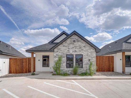 Brand-new Home 2 Mi to Shannon Med Center!