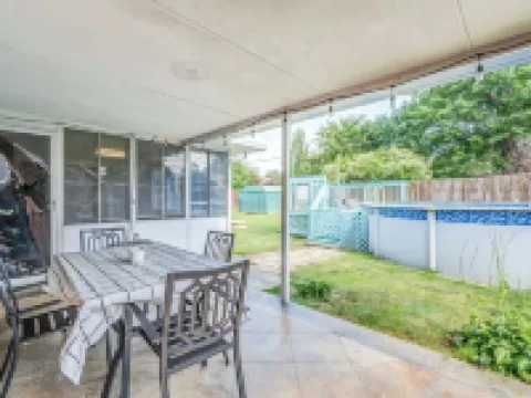 Crimson Creek Stayhouse Hotels in Cordova