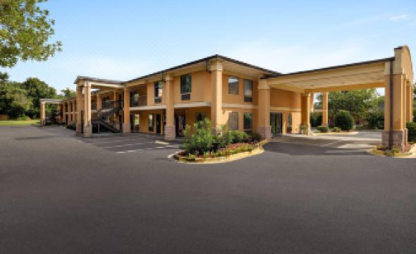 Days Inn by Wyndham Blythewood North Columbia