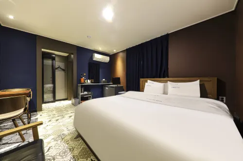 Blue Hotel