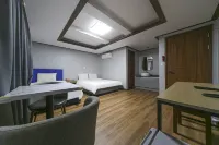 Sokcho Hotel Zada - 2 ดาว