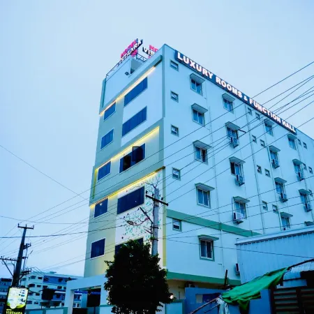 Hotel Vistaara Grand