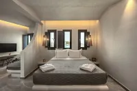 Kudos Suites Firostefani - balcony