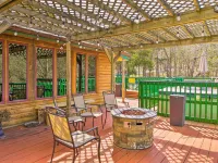Cabin Retreat on Table Rock Lake w/ Fire Pit! Hotéis em Shell Knob