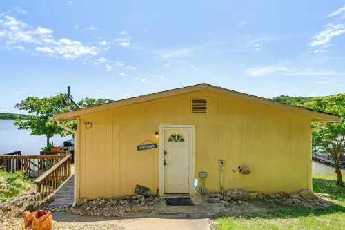 Lakefront Ozark Cottage: Deck w/ Covered Dock! - Holiday Apartments