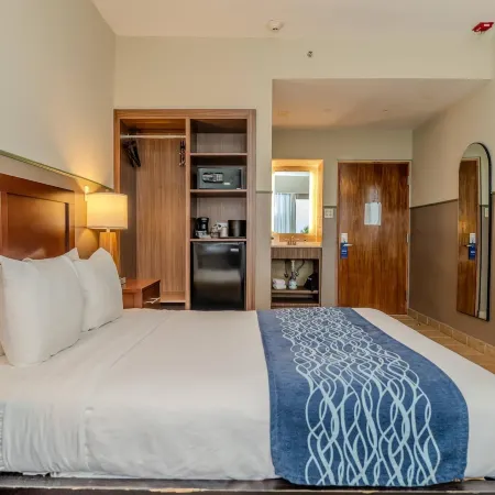 Comfort Inn & Suites