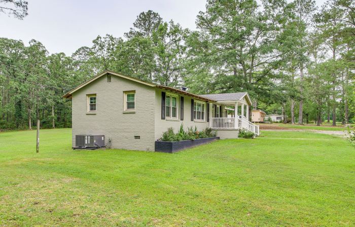 4 Mi to Savannah River Access: Home w/ Fire Pit