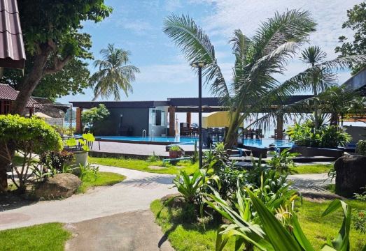 동 탈라이 수영장