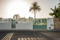 Luxurious 5 Bedroom Beachfront Villa in Roquetas de Mar